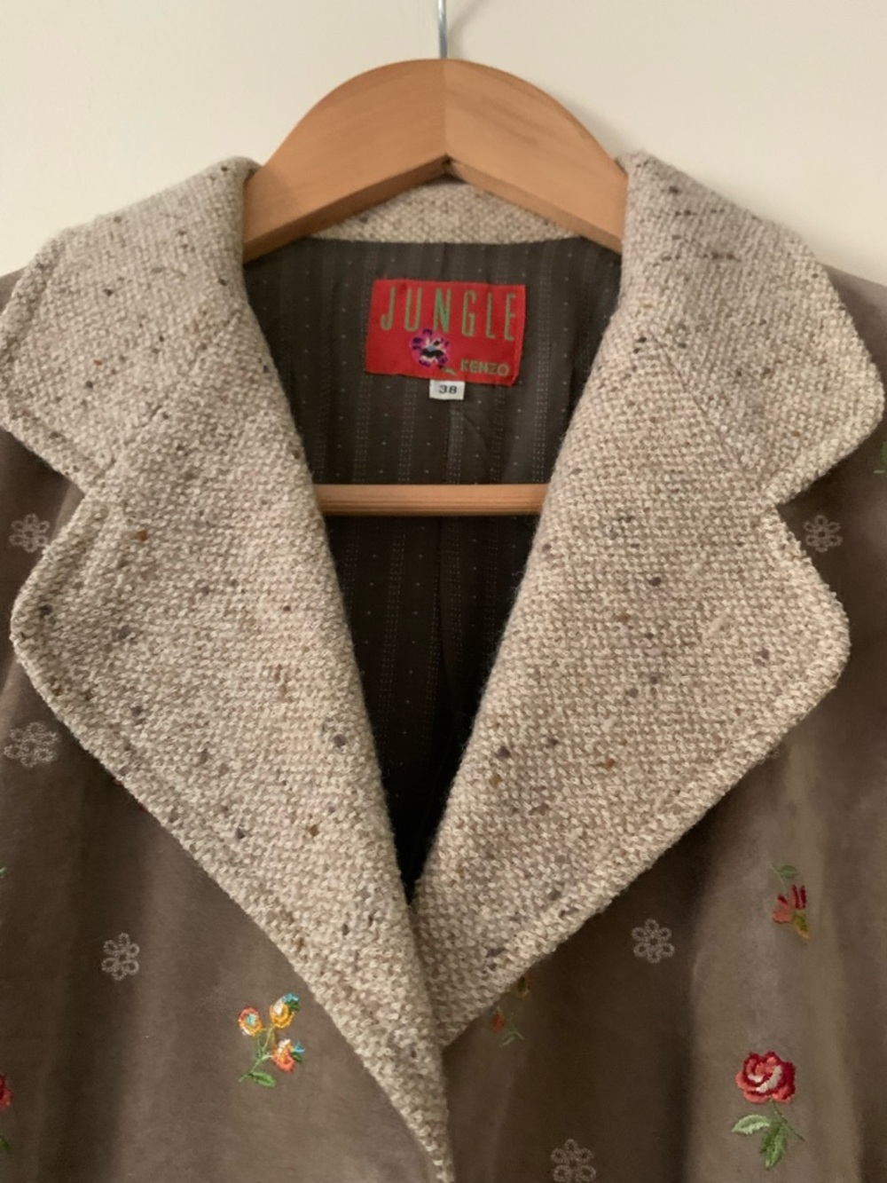 Vintage Kenzo Taupe Blazer with Embroidery and Cream Tweed Sleeves and Skirt - Picture 2 of 7